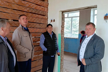 На контроле – ремонт школы